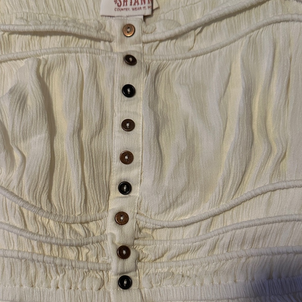 New with tags Shyanne Country Cream Ruffled Women's Top purchased from Boot Barn - Picture 3 of 6